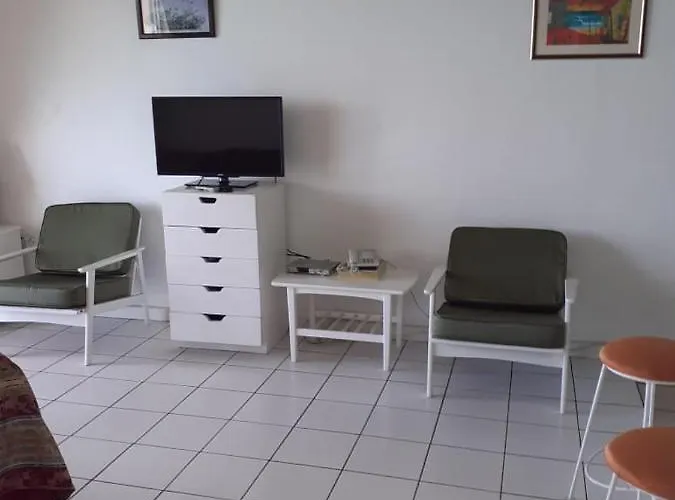 Deluxe Club & Apartment *