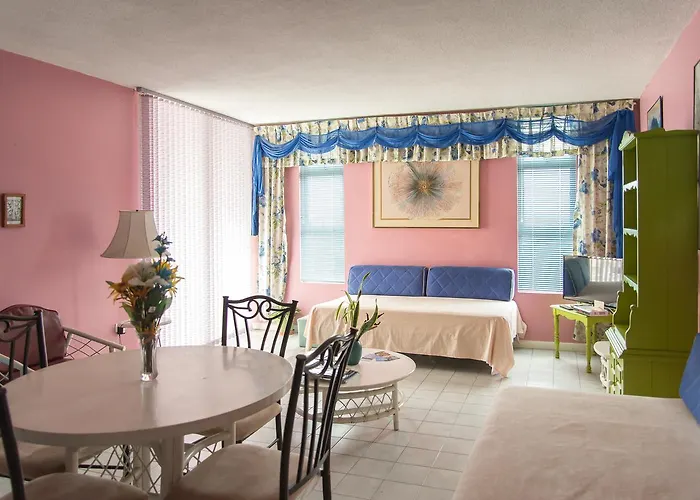Apartment Deluxe Club & *