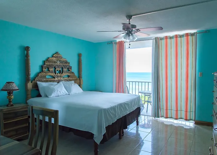 Deluxe Club & Apartment