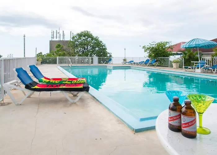Deluxe Club & Apartment