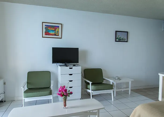 Deluxe Club & Apartment